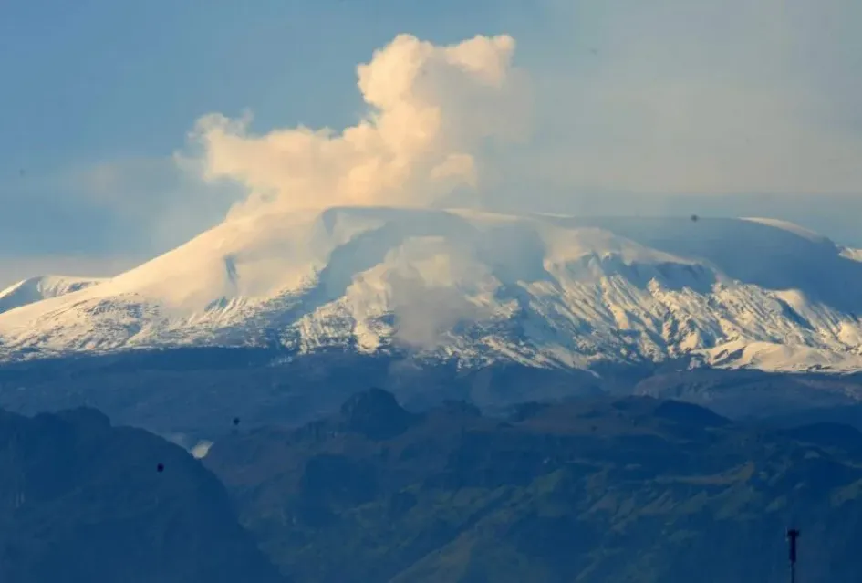 Volcán Nevado del Ruiz desde Manizales.
