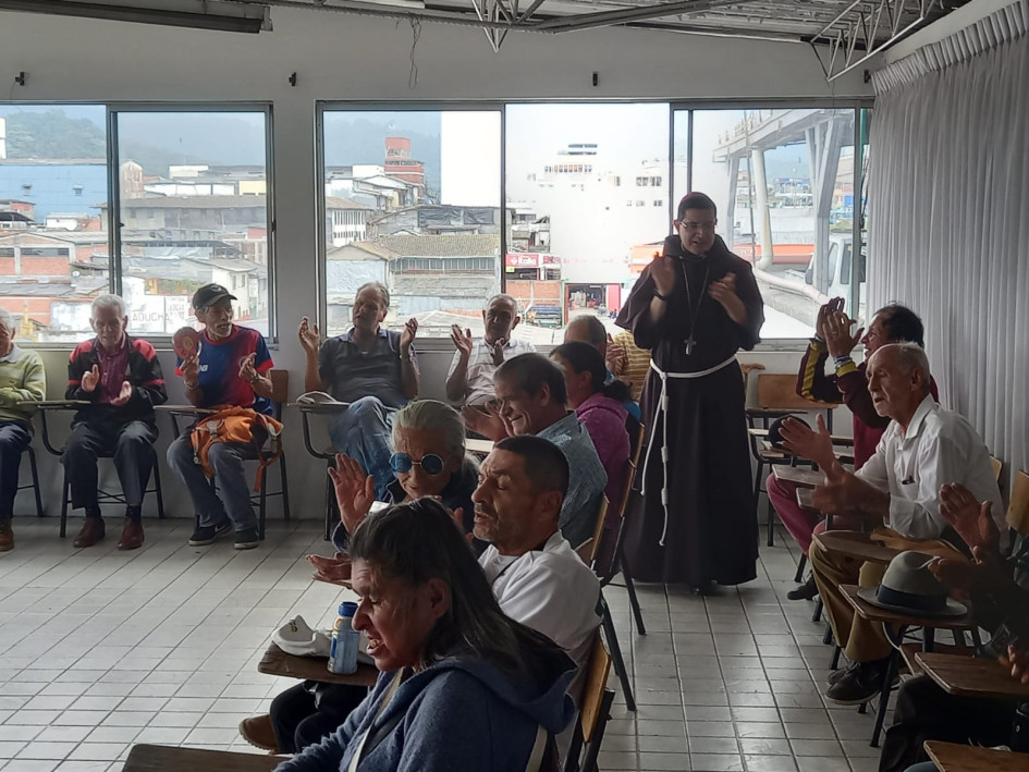 Fray Juan y sus beneficiarios. Fray Juan y sus beneficiarios.