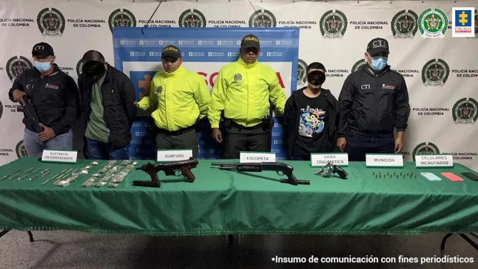 Los escoltas de Guadaña capturados y las armas incautadas. Los escoltas de Guadaña capturados y las armas incautadas.