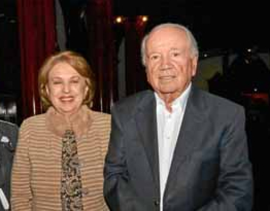 Gladis Gómez de Mejía y Fernando Mejía Jaramillo. Gladis Gómez de Mejía y Fernando Mejía Jaramillo.