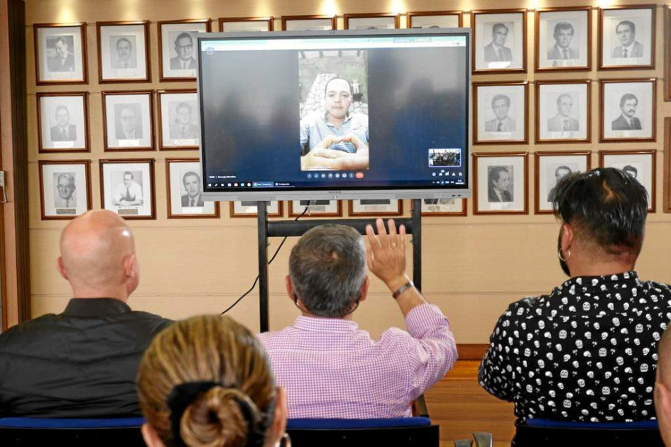 Carlos Mario Marín, alcalde de Manizales, lideró ayer desde la virtualidad un consejo directivo con secretarios y directores de unidades de la Administración municipal. Alcalde de Manizales busca tiquetes baratos para regresar a la ciudad