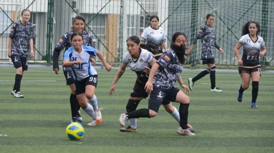 El triunfo 3-0 de la Enea Fútbol Club sobre Serna Fútbol Club en el inicio de la Copa LA PATRIA Q'Hubo de Fútbol Femenino. El triunfo 3-0 de la Enea Fútbol Club sobre Serna Fútbol Club en el inicio de la Copa LA PATRIA Q'Hubo de Fútbol Femenino.