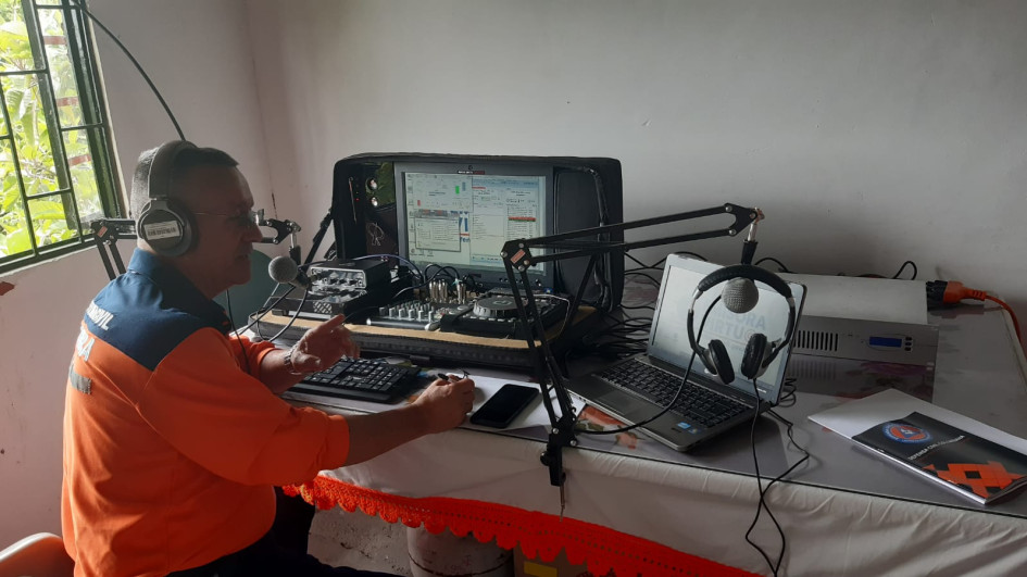 Desde ayer transmiten en el dial 97,5 FM. Desde ayer transmiten en el dial 97,5 FM.