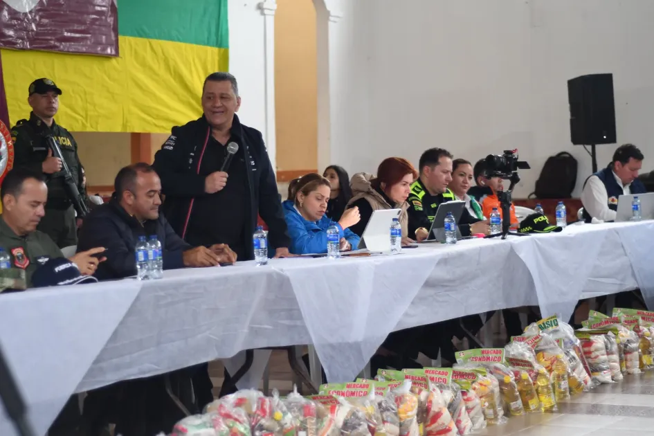 Consejo Departamental de Gestión del Riesgo ayer en Villahermosa (Tolima), zona de influencia del volcán Nevado del Ruiz. Consejo Departamental de Gestión del Riesgo ayer en Villahermosa (Tolima), zona de influencia del volcán Nevado del Ruiz.