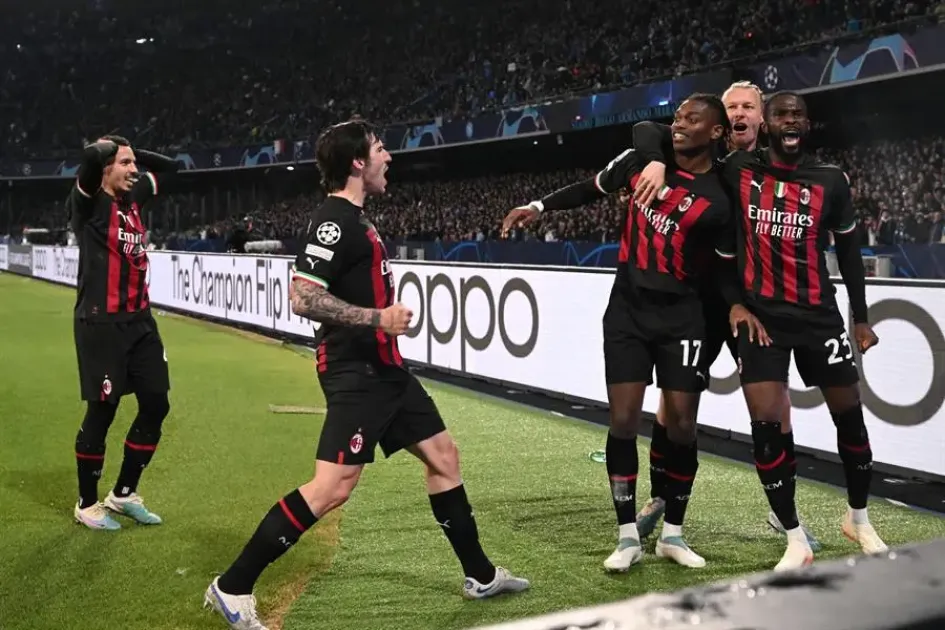 Jugadores del Milan celebran el gol anotado por Olivier Giroud. Jugadores del Milan celebran el gol anotado por Olivier Giroud.