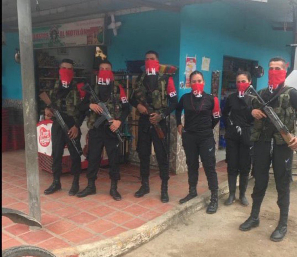 Reproducción / LA PATRIA El Eln tiene influencia y control en muchas de estas zonas del Catatumbo, donde es común que se paseen por pueblos y veredas uniformados y armados. Reproducción / LA PATRIA El Eln tiene influencia y control en muchas de estas zonas del Catatumbo, donde es común que se paseen por pueblos y veredas uniformados y armados.