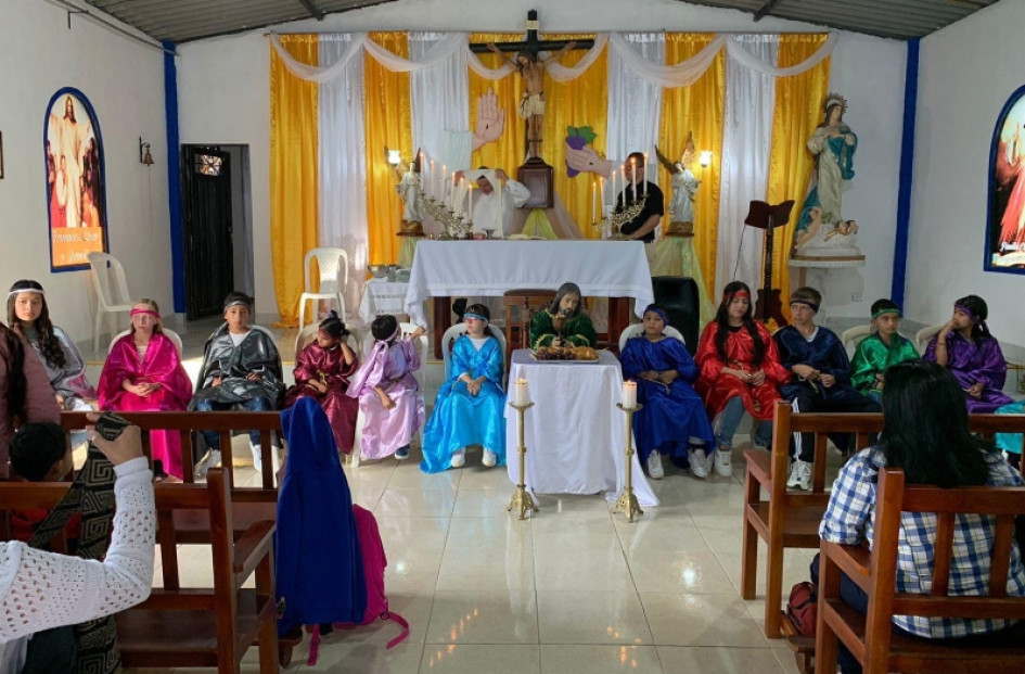En la capilla la Inmaculada de la vereda Loma Hermosa (Pácora) se hizo la Última Cena con el protagonismo de los niños para mostrarles la palabra y el amor por la doctrina cristiana y poniéndolos como ejemplo de vida. En la capilla la Inmaculada de la vereda Loma Hermosa (Pácora) se hizo la Última Cena con el protagonismo de los niños para mostrarles la palabra y el amor por la doctrina cristiana y poniéndolos como ejemplo de vida.