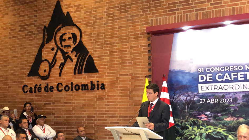 El huilense Germán Bahamón Jaramillo fue elegido con votación unánime de los 15 comités departamentales de cafeteros del país. El huilense Germán Bahamón Jaramillo fue elegido con votación unánime de los 15 comités departamentales de cafeteros del país.