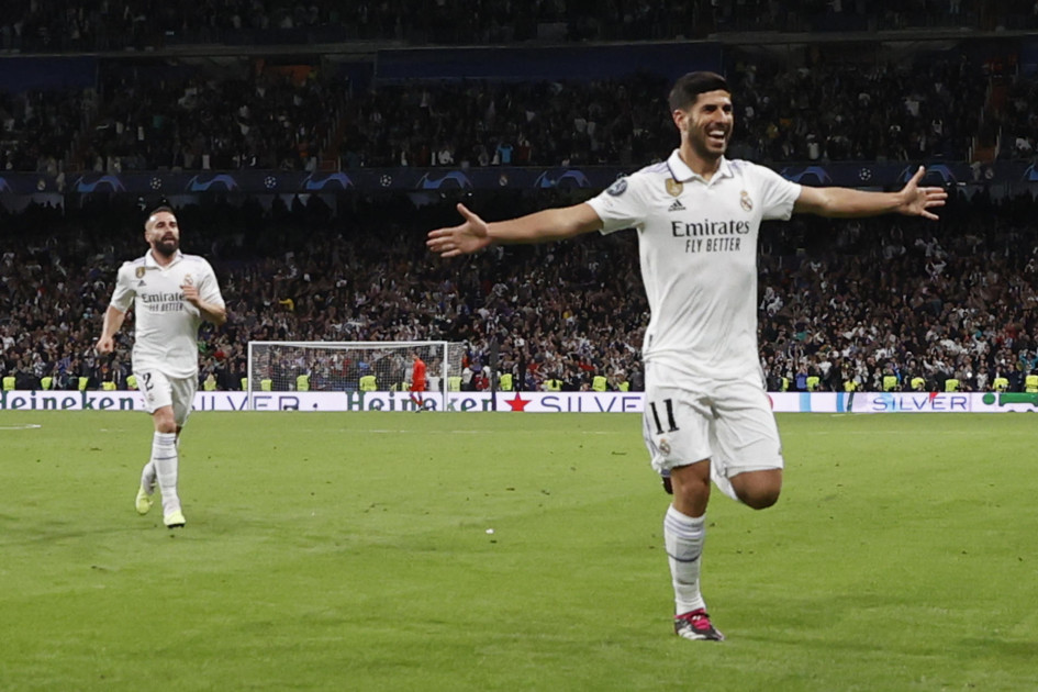 El delantero del Real Madrid Marco Asensio (d) celebra tras marcar el segundo gol ante el Chelsea, durante el partido de ida de cuartos de final de Liga de Campeones que Real Madrid y Chelsea FC disputan este miércoles en el estadio Santiago Bernabéu. El delantero del Real Madrid Marco Asensio (d) celebra tras marcar el segundo gol ante el Chelsea, durante el partido de ida de cuartos de final de Liga de Campeones que Real Madrid y Chelsea FC disputan este miércoles en el estadio Santiago Bernabéu.