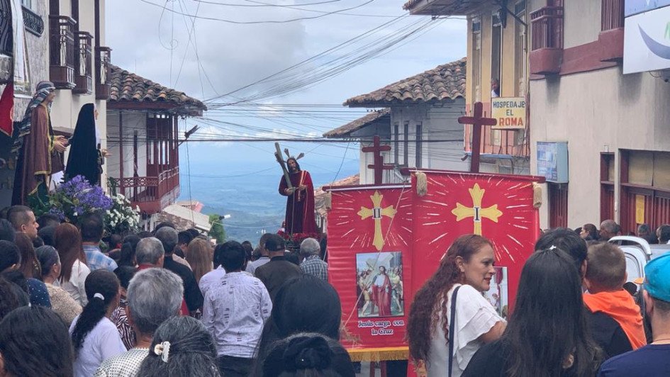 La procesión del viacrucis en Anserma ascendió por las empinadas calles de la también conocida como Abuela de Caldas. La procesión del viacrucis en Anserma ascendió por las empinadas calles de la también conocida como Abuela de Caldas.