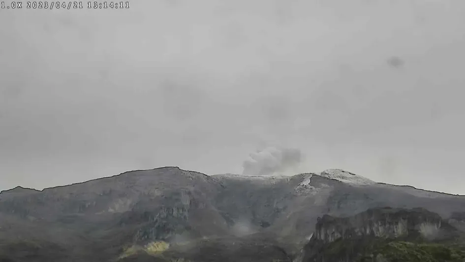 Así se ve el volcán Nevado del Ruiz este viernes desde la cámara que el SGC tiene ubicada en el sector del cerro Piraña y río Azufrado. Así se ve el volcán Nevado del Ruiz este viernes desde la cámara que el SGC tiene ubicada en el sector del cerro Piraña y río Azufrado.