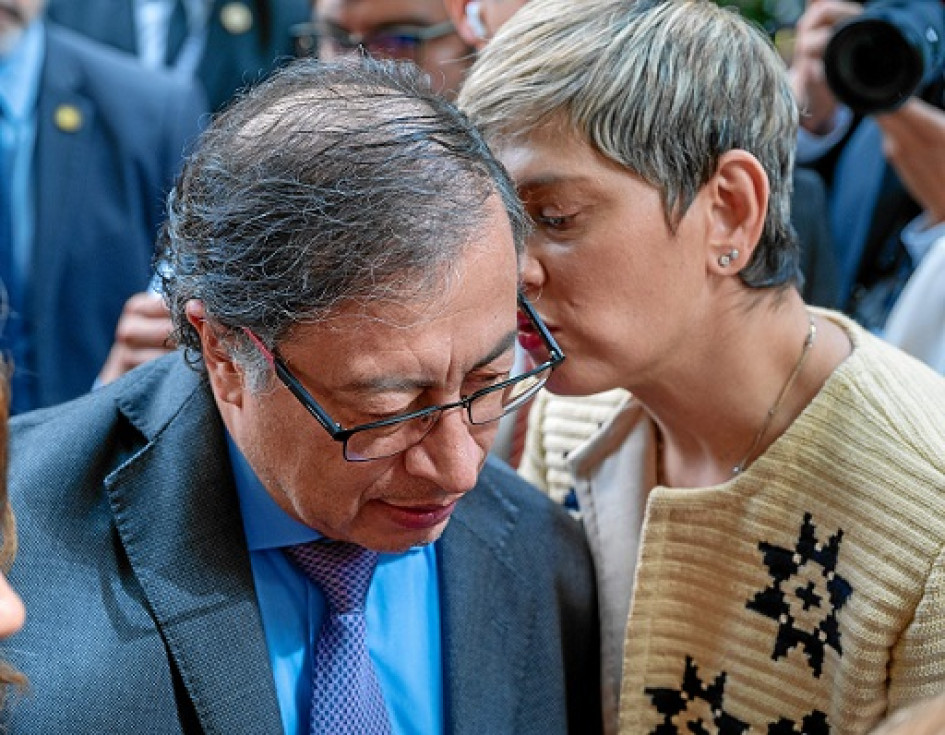 Gustavo Petro, presidente de Colombia, junto a su esposa, Verónica Alcocer, primera dama de la nación. Gustavo Petro, presidente de Colombia, junto a su esposa, Verónica Alcocer, primera dama de la nación.