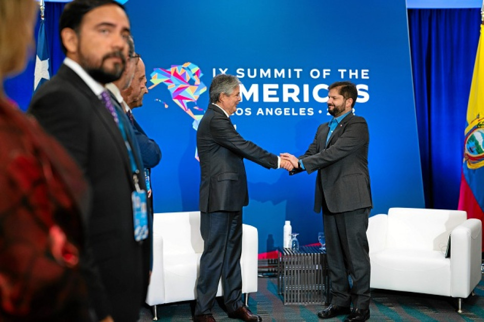 Guillermo Lasso y Gabriel Boric, mandatarios de Ecuador y Chile, el primero no podrá concluir su mandato; mientras que el segundo se mantiene en el poder aunque sin éxito. Guillermo Lasso y Gabriel Boric, mandatarios de Ecuador y Chile, el primero no podrá concluir su mandato; mientras que el segundo se mantiene en el poder aunque sin éxito.