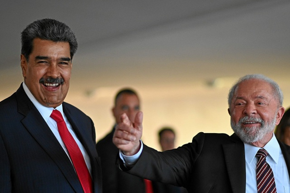 Foto | EFE | LA PATRIA El presidente de Brasil, Luiz Inácio Lula da Silva, recibió ayer a su homólogo venezolano, Nicolás Maduro, y criticó las sanciones impuestas a ese país en los últimos años, aunque aclaró que de él dependerá que Venezuela tenga en 2024 unas elecciones "libres". Foto | EFE | LA PATRIA El presidente de Brasil, Luiz Inácio Lula da Silva, recibió ayer a su homólogo venezolano, Nicolás Maduro, y criticó las sanciones impuestas a ese país en los últimos años, aunque aclaró que de él dependerá que Venezuela tenga en 2024 unas elecciones "libres".