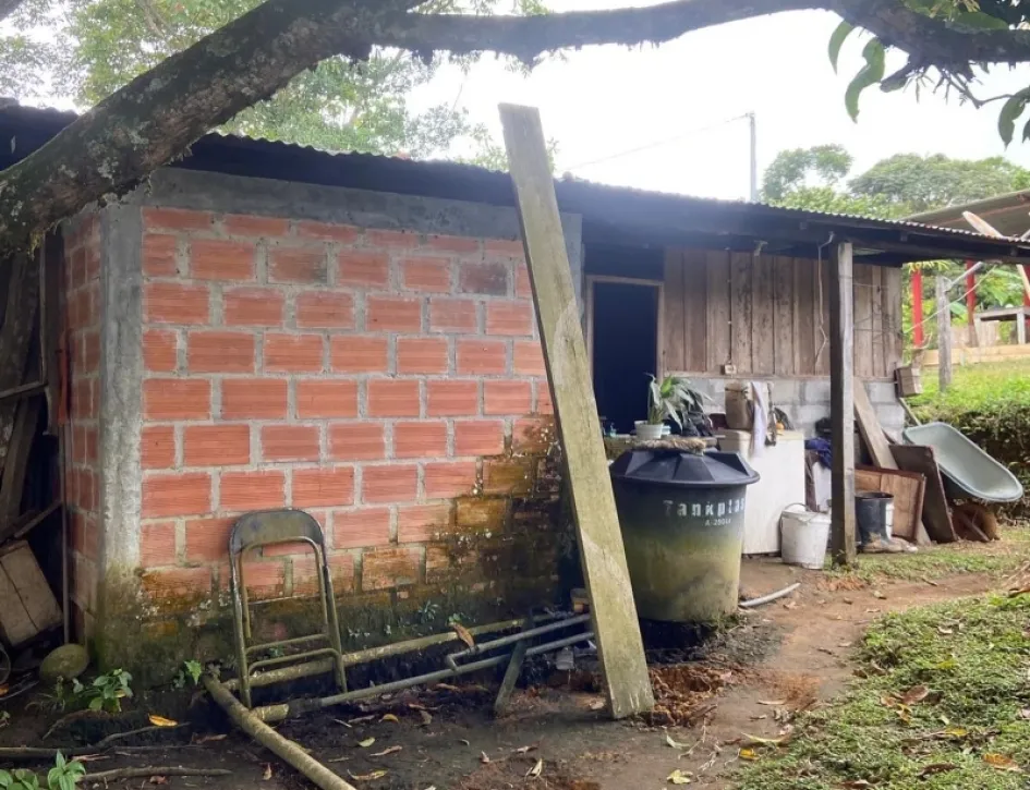 Esta es una de las dos casas que está en riesgo tras deslizamiento en Victoria. Esta es una de las dos casas que está en riesgo tras deslizamiento en Victoria.