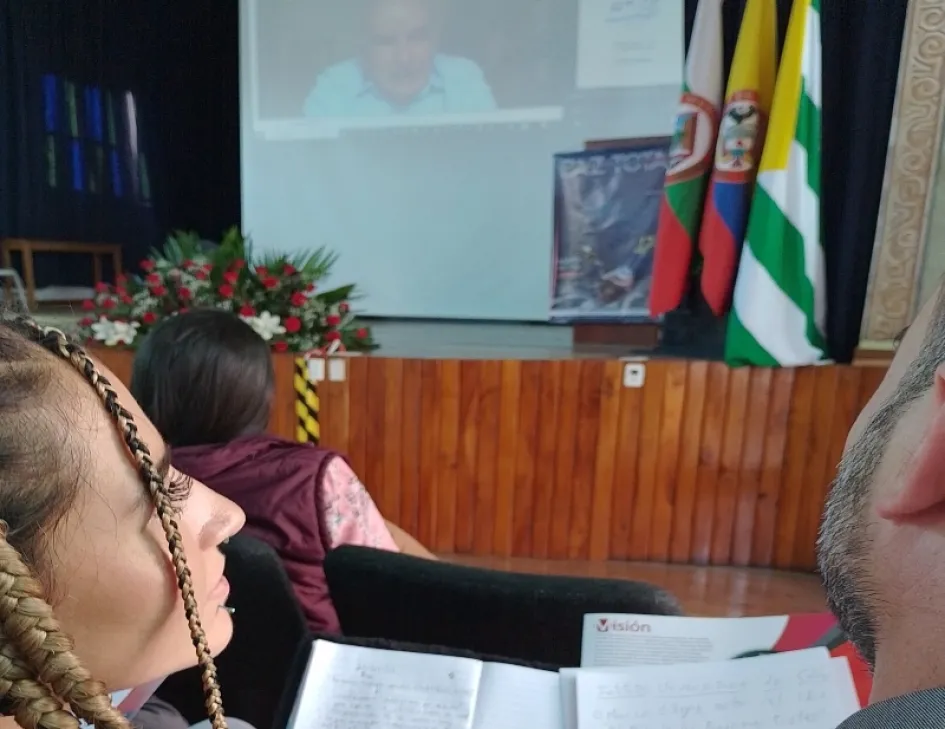 El Foro Nacional Juvenil de Política del Instituto Técnico San Rafael concluiría hoy luego de dos días de exposición de ponencias de estudiantes sobre la paz total. El Foro Nacional Juvenil de Política del Instituto Técnico San Rafael concluiría hoy luego de dos días de exposición de ponencias de estudiantes sobre la paz total.