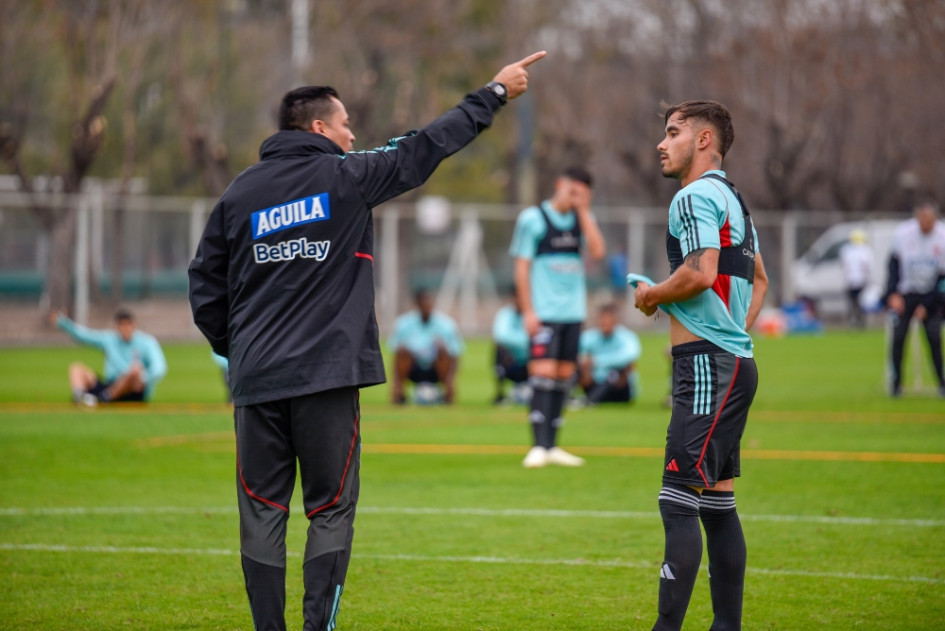 Héctor Cárdenas (izquierda), técnico, y Tomás Ángel, atacante, claves en el andamiaje de Colombia. Héctor Cárdenas (izquierda), técnico, y Tomás Ángel, atacante, claves en el andamiaje de Colombia.