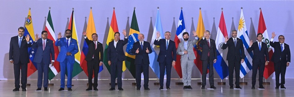 Foto | EFE | LA PATRIA A la cumbre asistieron los presidentes de Venezuela, Nicolás Maduro; de Surinam, Chan Santokhi; de Guayana, Irfaan Ali; de Colombia, Gustavo Petro; de Bolivia, Luis Arce; de Brasil, Luiz Inácio Lula da Silva; de Argentina, Alberto Fernández; de Chile, Gabriel Boric:; de Ecuador, Guillermo Lasso; de Paraguay, Mario Abdo Benítez; de Uruguay, Luis Lacalle; y el presidente del Consejo de Ministros del Perú, Alberto Otarola. Foto | EFE | LA PATRIA A la cumbre asistieron los presidentes de Venezuela, Nicolás Maduro; de Surinam, Chan Santokhi; de Guayana, Irfaan Ali; de Colombia, Gustavo Petro; de Bolivia, Luis Arce; de Brasil, Luiz Inácio Lula da Silva; de Argentina, Alberto Fernández; de Chile, Gabriel Boric:; de Ecuador, Guillermo Lasso; de Paraguay, Mario Abdo Benítez; de Uruguay, Luis Lacalle; y el presidente del Consejo de Ministros del Perú, Alberto Otarola.