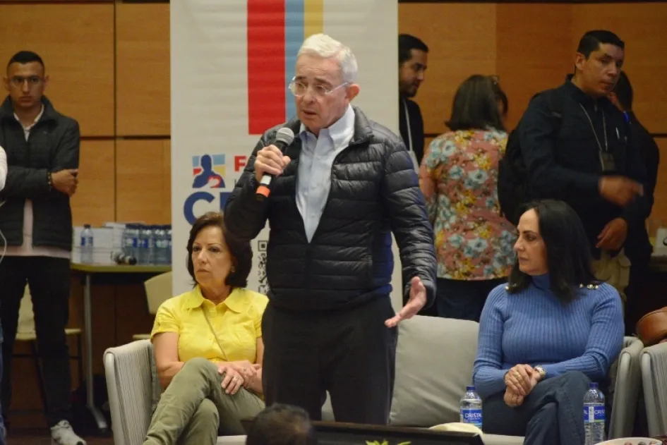 Álvaro Uribe Vélez, en el centro de convenciones Termales El Otoño, durante su reciente visita a Manizales. Álvaro Uribe Vélez, en el centro de convenciones Termales El Otoño, durante su reciente visita a Manizales.