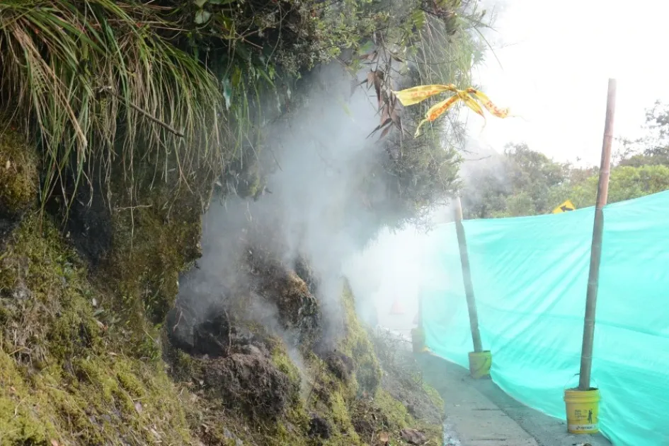 Servicio Geológico descarta origen volcánico de salida de gases y vapores en Cerro Bravo Servicio Geológico descarta origen volcánico de salida de gases y vapores en Cerro Bravo