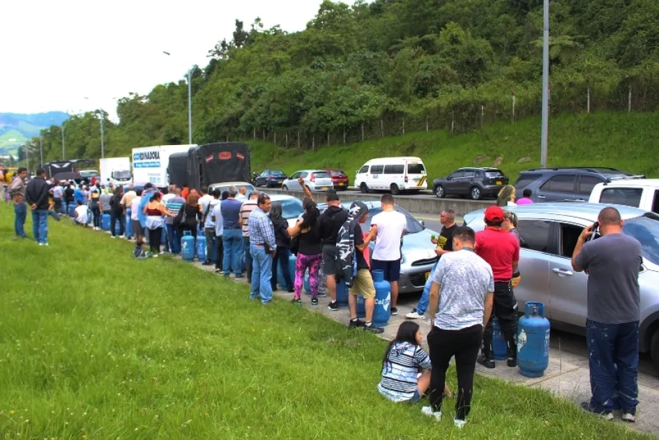 Desde las 6:00 a.m. se iniciaron las filas por la zona industrial, en busca de pipas de gas. Hasta ayer, la oferta era normal. Desabastecimiento de gas