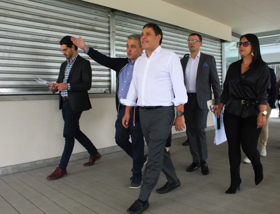 El ministro de las TIC, Mauricio Lizcano, recorrió ayer las instalaciones del Parque Tecnológico de Villamaría, El ministro de las TIC, Mauricio Lizcano, recorrió ayer las instalaciones del Parque Tecnológico de Villamaría,