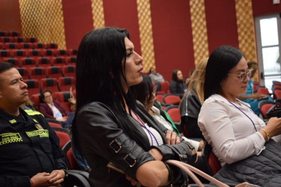 Representantes de la población LGBTI se integraron en un conversatorio sobre diversidad sexual. Representantes de la población LGBTI se integraron en un conversatorio sobre diversidad sexual.