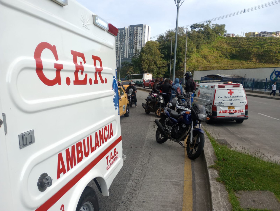 El siniestro ocurrió a las 6:45 de la mañana de este miércoles en la avenida Kevin Ángel con calle 59, en el sector de Aguas de Manizales. El siniestro ocurrió a las 6:45 de la mañana de este miércoles en la avenida Kevin Ángel con calle 59, en el sector de Aguas de Manizales.