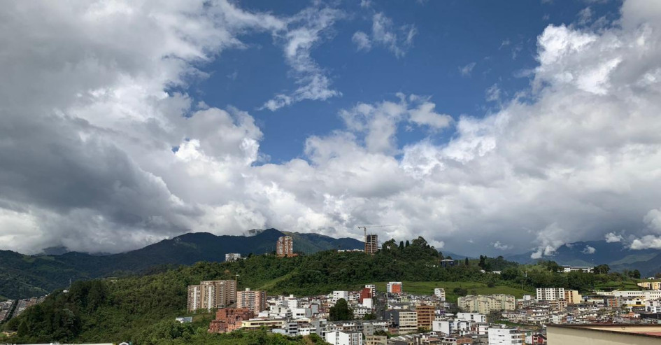 Foto | Cortesía | LA PATRIA Unos 100 residentes del barrio Alta Suiza y cinco movimientos sociales ambientalistas de Manizales solicitan proteger ambientalemente la ladera de la comuna Ecoturística Cerro de Oro que va desde el colegio Seminario Redentorista hasta el sector Niza. Actualmente, el Plan de Ordenamiento Territorial (POT) permite urbanizar y construir en la zona. Foto | Cortesía | LA PATRIA Unos 100 residentes del barrio Alta Suiza y cinco movimientos sociales ambientalistas de Manizales solicitan proteger ambientalemente la ladera de la comuna Ecoturística Cerro de Oro que va desde el colegio Seminario Redentorista hasta el sector Niza. Actualmente, el Plan de Ordenamiento Territorial (POT) permite urbanizar y construir en la zona.