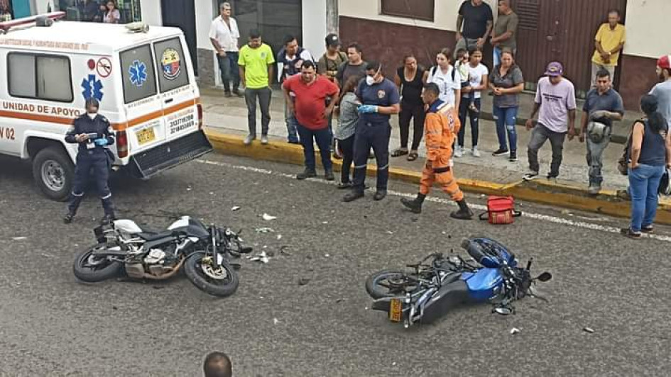 El Cuerpo de Bomberos y la Defensa Civil atendieron un accidente que dejó dos heridos en Anserma. El Cuerpo de Bomberos y la Defensa Civil atendieron un accidente que dejó dos heridos en Anserma.