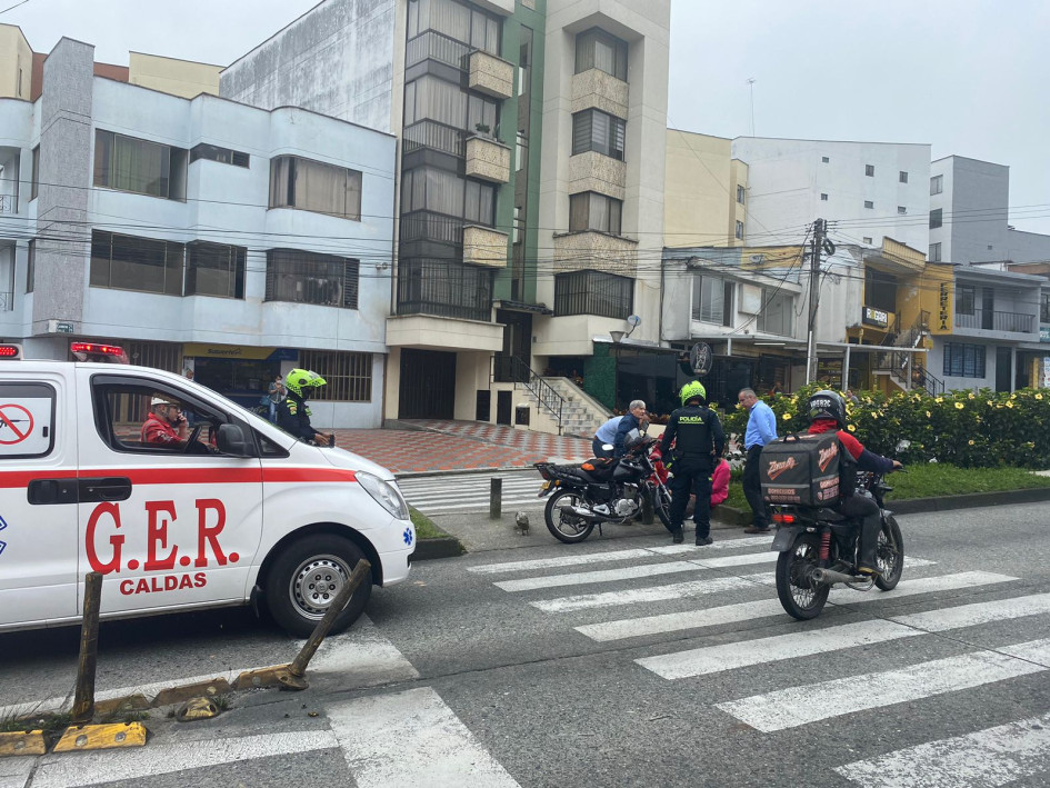 El accidente ocurrió al frente de la sede de la Cruz Roja. El accidente ocurrió al frente de la sede de la Cruz Roja.
