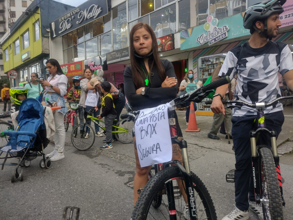 En el sector de Plaza 51, la movilización se detuvo a causa del accidente de uno de los manifestantes tras fallar haciendo una maniobra. En el sector de Plaza 51, la movilización se detuvo a causa del accidente de uno de los manifestantes tras fallar haciendo una maniobra.