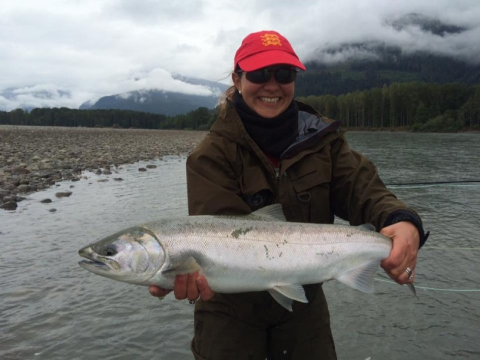 Ella es Martha Isabel Ulloa Luján, la hija de caldenses que hoy brilla en el mundo de la pesca deportiva, primero con Inglaterra y ahora con Canadá. Ella es Martha Isabel Ulloa Luján, la hija de caldenses que hoy brilla en el mundo de la pesca deportiva, primero con Inglaterra y ahora con Canadá.