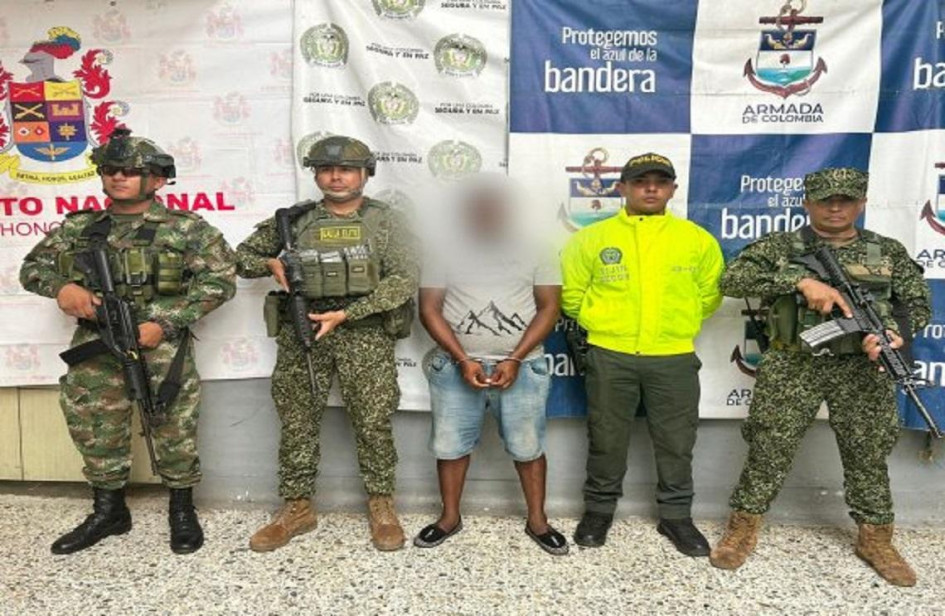 Alias Rafa, presunto cabecilla de la subestructura 'Luis Alfonso Echavarría' del Clan del Golfo, fue uno de los capturados, en Lorica (Córdoba). Alias Rafa, presunto cabecilla de la subestructura 'Luis Alfonso Echavarría' del Clan del Golfo, fue uno de los capturados, en Lorica (Córdoba).