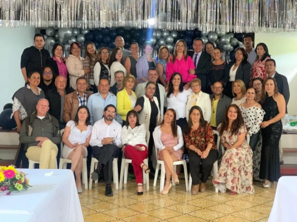 Docentes del colegio Jaime Duque de Villamaría, como otros de Caldas, se reunieron para celebrar el Día del Maestro. Docentes del colegio Jaime Duque de Villamaría, como otros de Caldas, se reunieron para celebrar el Día del Maestro.
