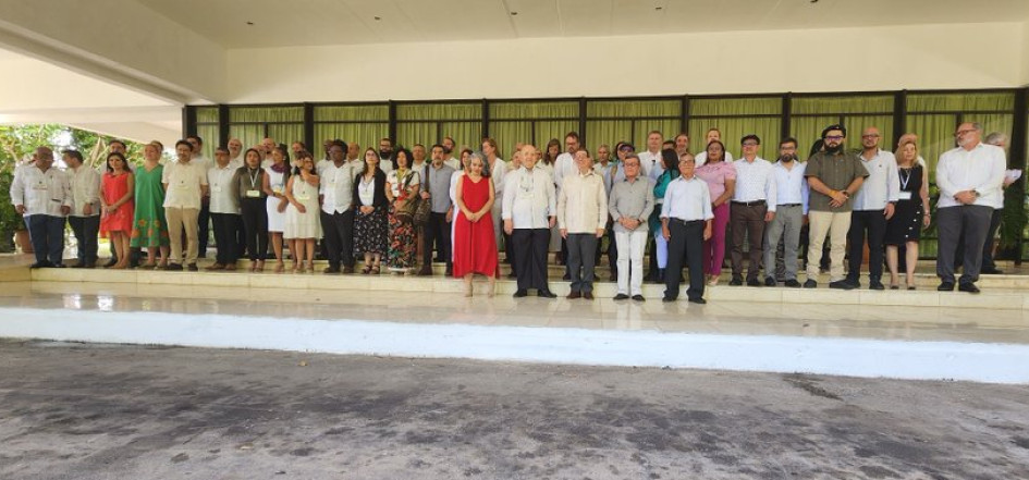 Los equipos negociadores del Eln y el Gobierno nacional, al inicio del tercer ciclo de diálogos, en Cuba. Los equipos negociadores del Eln y el Gobierno nacional, al inicio del tercer ciclo de diálogos, en Cuba.