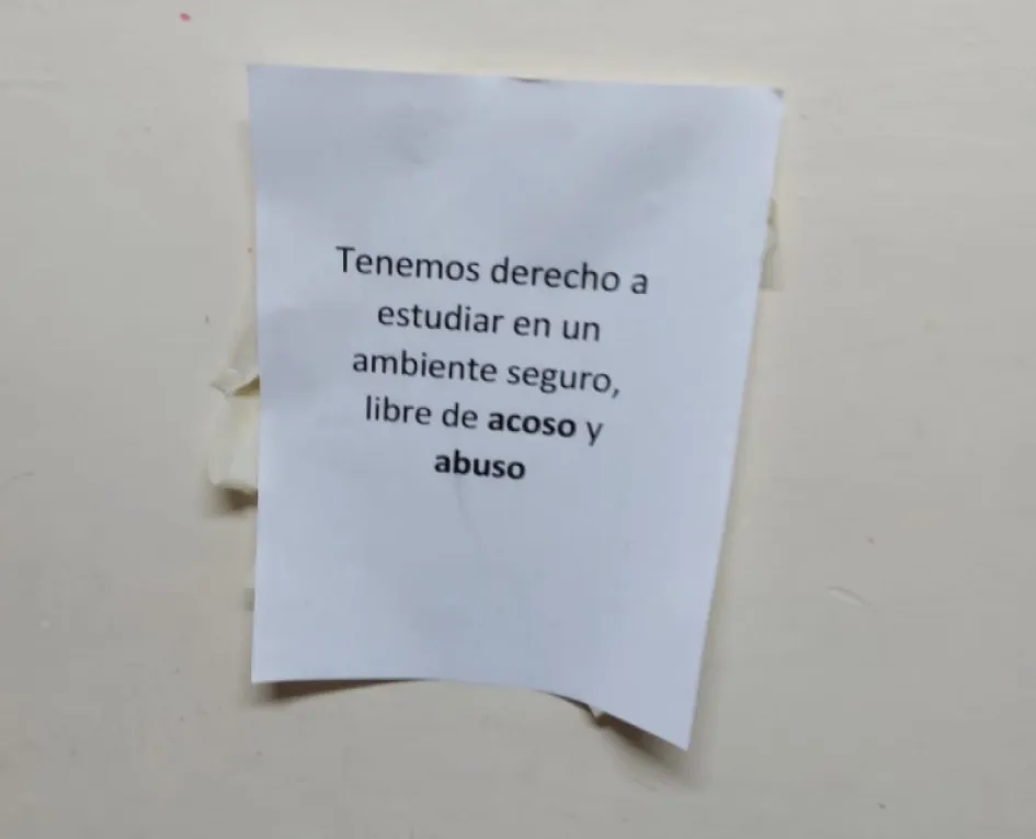 Con paros y mensajes en contra de supuestos abusadores sexuales se manifiestan estudiantes en colegios de Manizales. Con paros y mensajes en contra de supuestos abusadores sexuales se manifiestan estudiantes en colegios de Manizales.