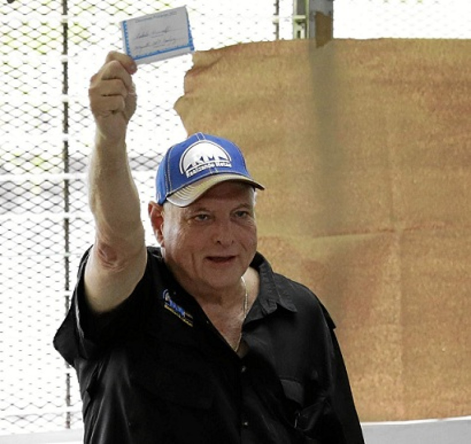 Foto | Efe | LA PATRIA Ricardo Martinelli, acudió a votar en la mañana de ayer en un centro en Ciudad de Panamá. Foto | Efe | LA PATRIA Ricardo Martinelli, acudió a votar en la mañana de ayer en un centro en Ciudad de Panamá.