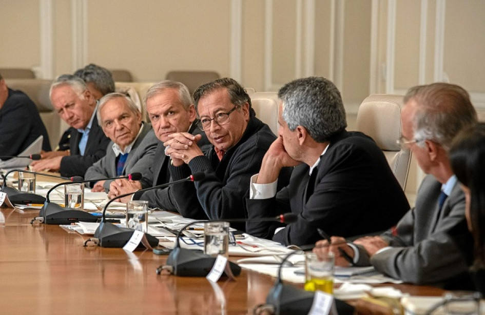 Ministros cierran filas en torno a Petro en medio del escándalo político de Armando Benedetti. Ministros cierran filas en torno a Petro en medio del escándalo político de Armando Benedetti.