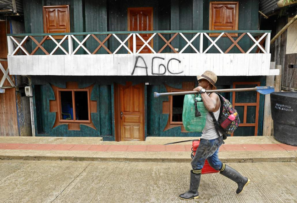 Chocó es el departamento más golpeado por confinamientos causados por presencia de grupos armados ilegales. Chocó es el departamento más golpeado por confinamientos causados por presencia de grupos armados ilegales.