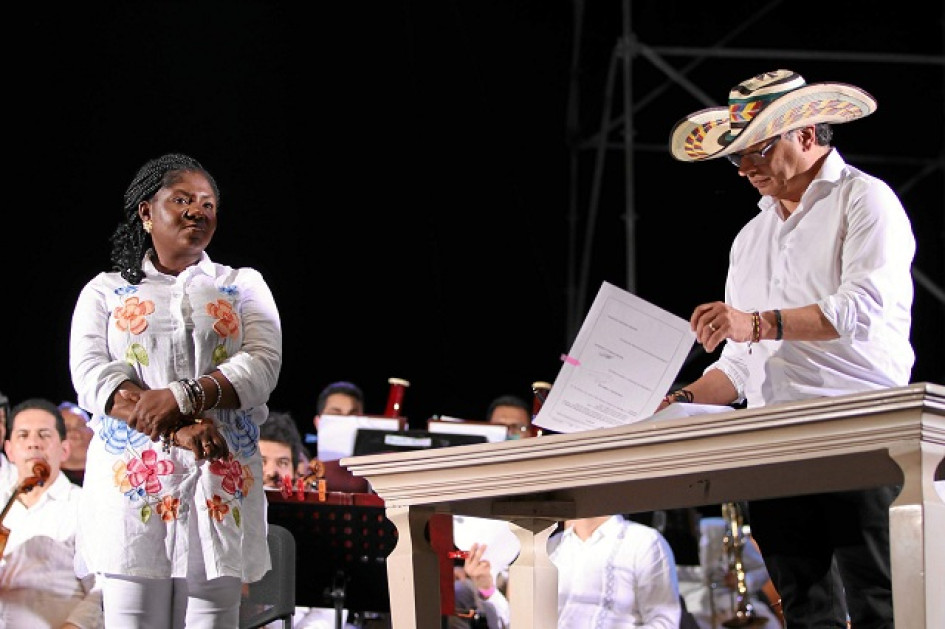La creación del Ministerio se oficializó el jueves en Riohacha (La Guajira), con la firma del presidente, Gustavo Petro, y la vicepresidenta y ministra, Francia Márquez. La creación del Ministerio se oficializó el jueves en Riohacha (La Guajira), con la firma del presidente, Gustavo Petro, y la vicepresidenta y ministra, Francia Márquez.La creación del Ministerio se oficializó el jueves en Riohacha (La Guajira), con la firma del presidente, Gustavo Petro, y la vicepresidenta y ministra, Francia Márquez.