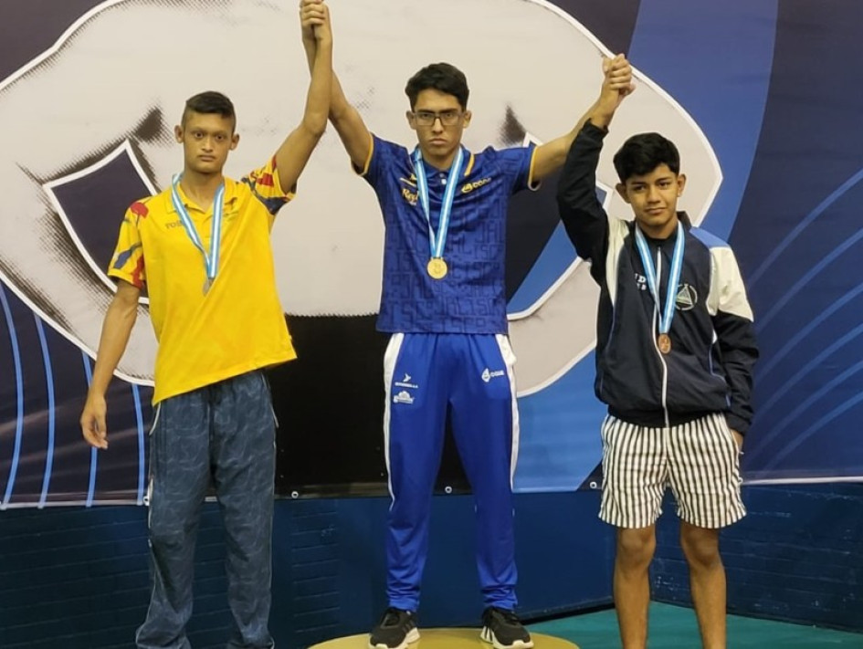 Juan Manuel Parra Bedoya (izquierda), en el podio de la Copa Pat Shaw en Guatemala. Juan Manuel Parra Bedoya (izquierda), en el podio de la Copa Pat Shaw en Guatemala.