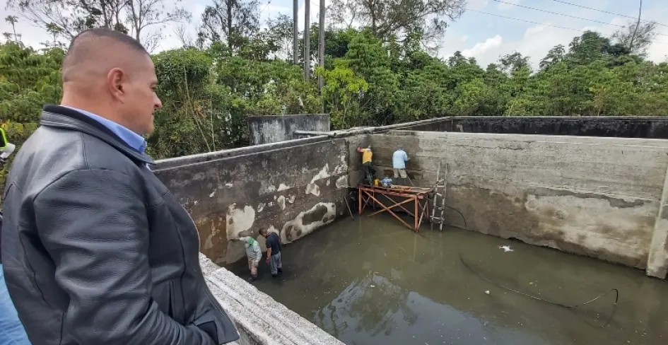 Son dos los tanques de agua que favorecerán a los neiranos, según el alcalde, Luis Gonzaga Correa. Son dos los tanques de agua que favorecerán a los neiranos, según el alcalde, Luis Gonzaga Correa.