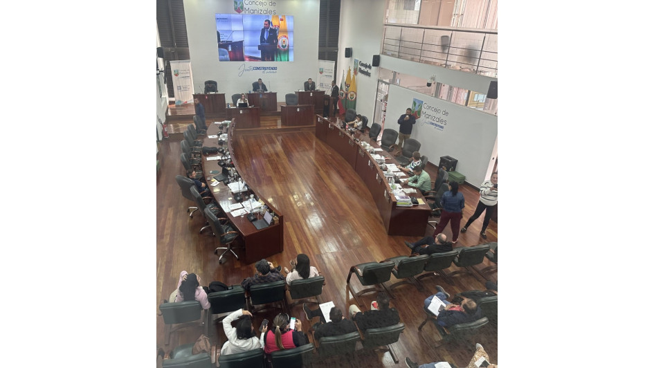 Solo ocho concejales permanecieron en el recinto de la Corporación durante la sesión de socialización sobre la situación de Assbasalud y el hospital San Isidro, tras la salida de operaciones de la EPS Asmet Salud en Caldas. Solo ocho concejales permanecieron en el recinto de la Corporación durante la sesión de socialización sobre la situación de Assbasalud y el hospital San Isidro, tras la salida de operaciones de la EPS Asmet Salud en Caldas.