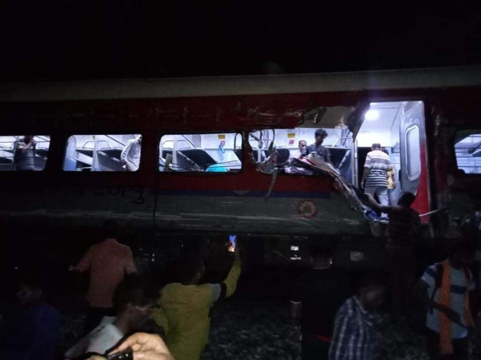 Esta es una de las imágenes del accidente, publicada por la agencia india ANI. Esta es una de las imágenes del accidente, publicada por la agencia india ANI.
