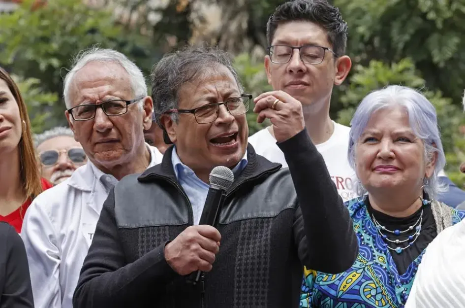 Gustavo Petro. Gustavo Petro.