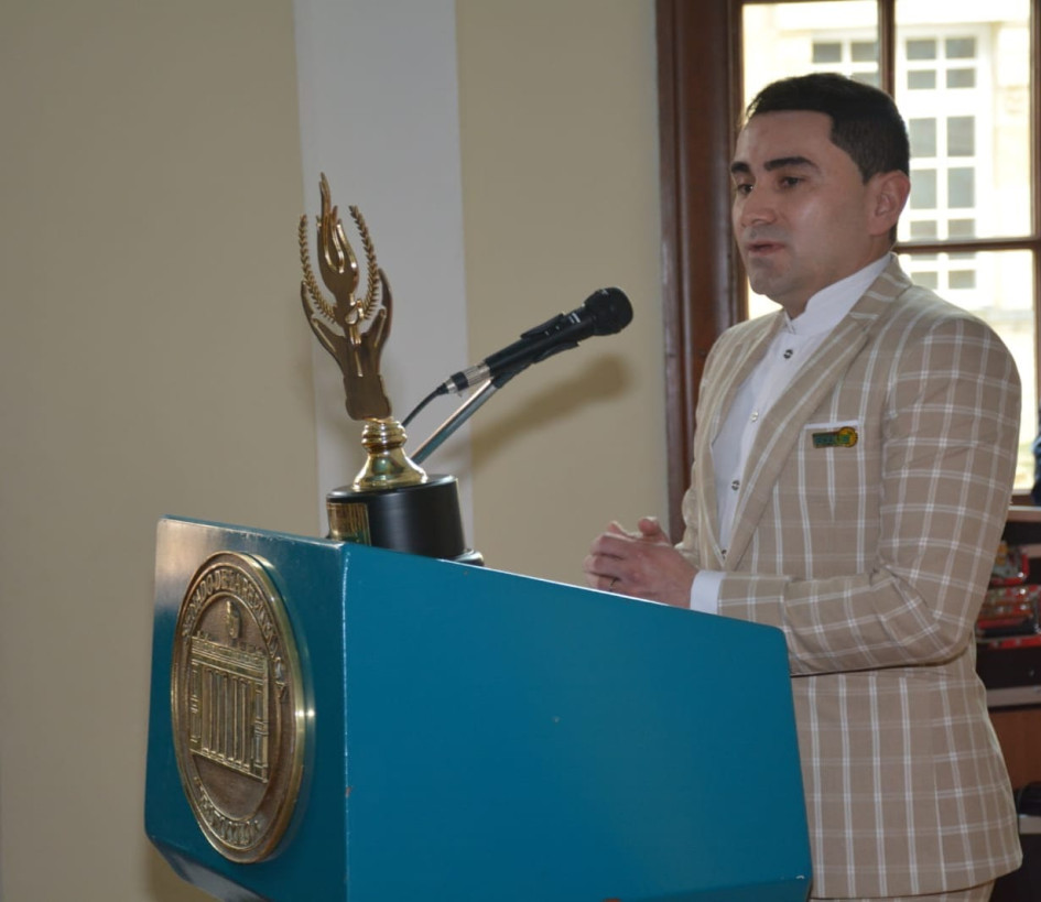 Edwin Hernández Martínez, de ascendencia de Marquetalia (Caldas), representa a Colombia ante Naciones Unidas sobre asuntos relacionados con la transición energética. Edwin Hernández Martínez, de ascendencia de Marquetalia (Caldas), representa a Colombia ante Naciones Unidas sobre asuntos relacionados con la transición energética.