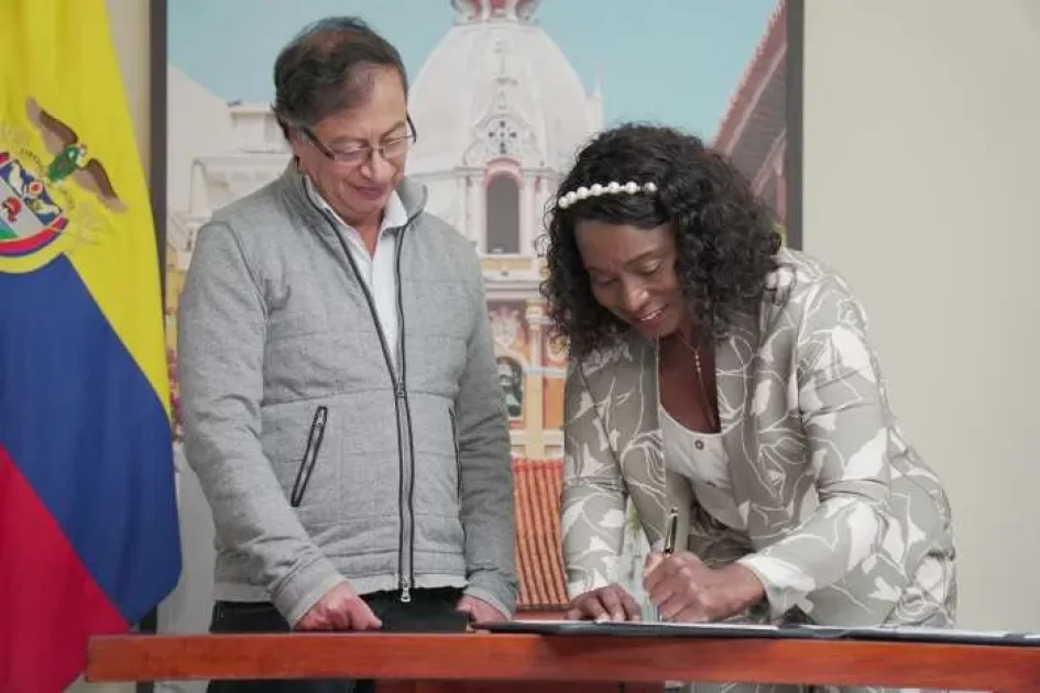 Gustavo Petro y María Isabel Urrutia El 27 de febrero del presidente, Gustavo Petro, anunció la salida de María Isabel Urrutia del Ministerio del Deporte.