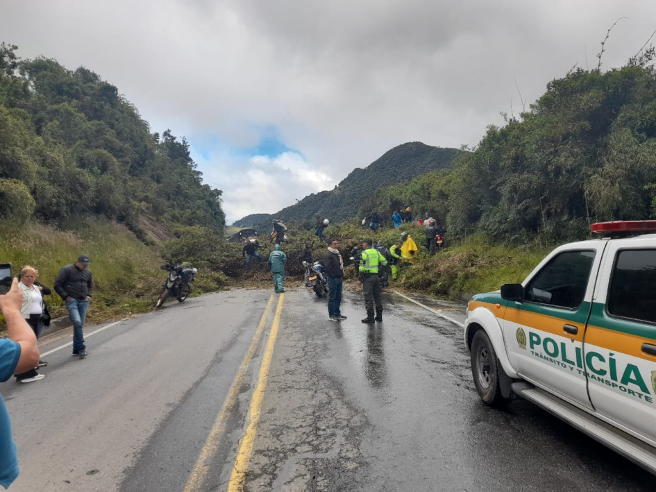 El derrumbe ocurrió en el sector de El Ocho, en la vía Manizales - Bogotá. El derrumbe ocurrió en el sector de El Ocho, en la vía Manizales - Bogotá.