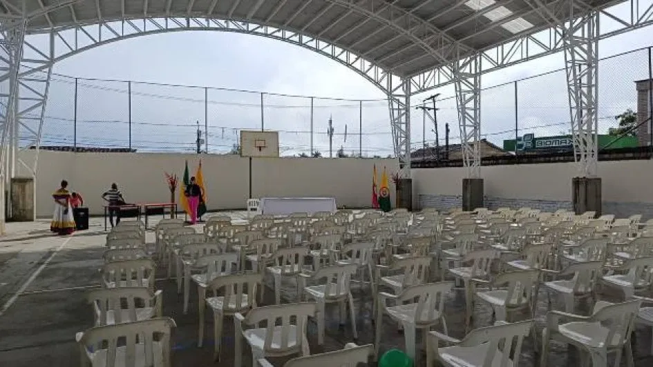 La Alcaldía de Belalcázar, luego de entregar la cubierta del colegio Cristo Rey, anuncia inversiones para contar allí con un escenario al servicio de la comunidad. La Alcaldía de Belalcázar, luego de entregar la cubierta del colegio Cristo Rey, anuncia inversiones para contar allí con un escenario al servicio de la comunidad.